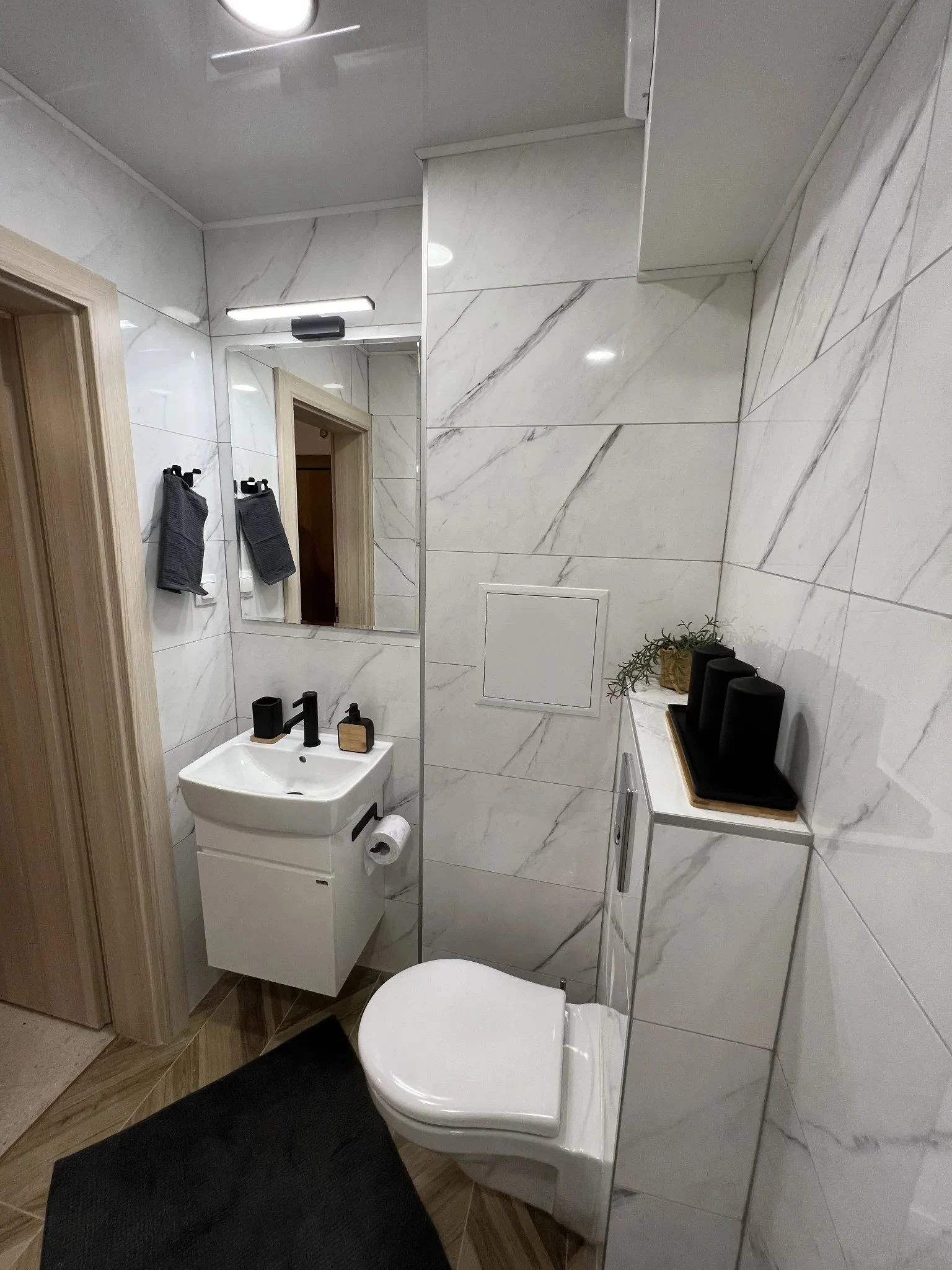 242-airbnbrotated901-17747985429616.jpg