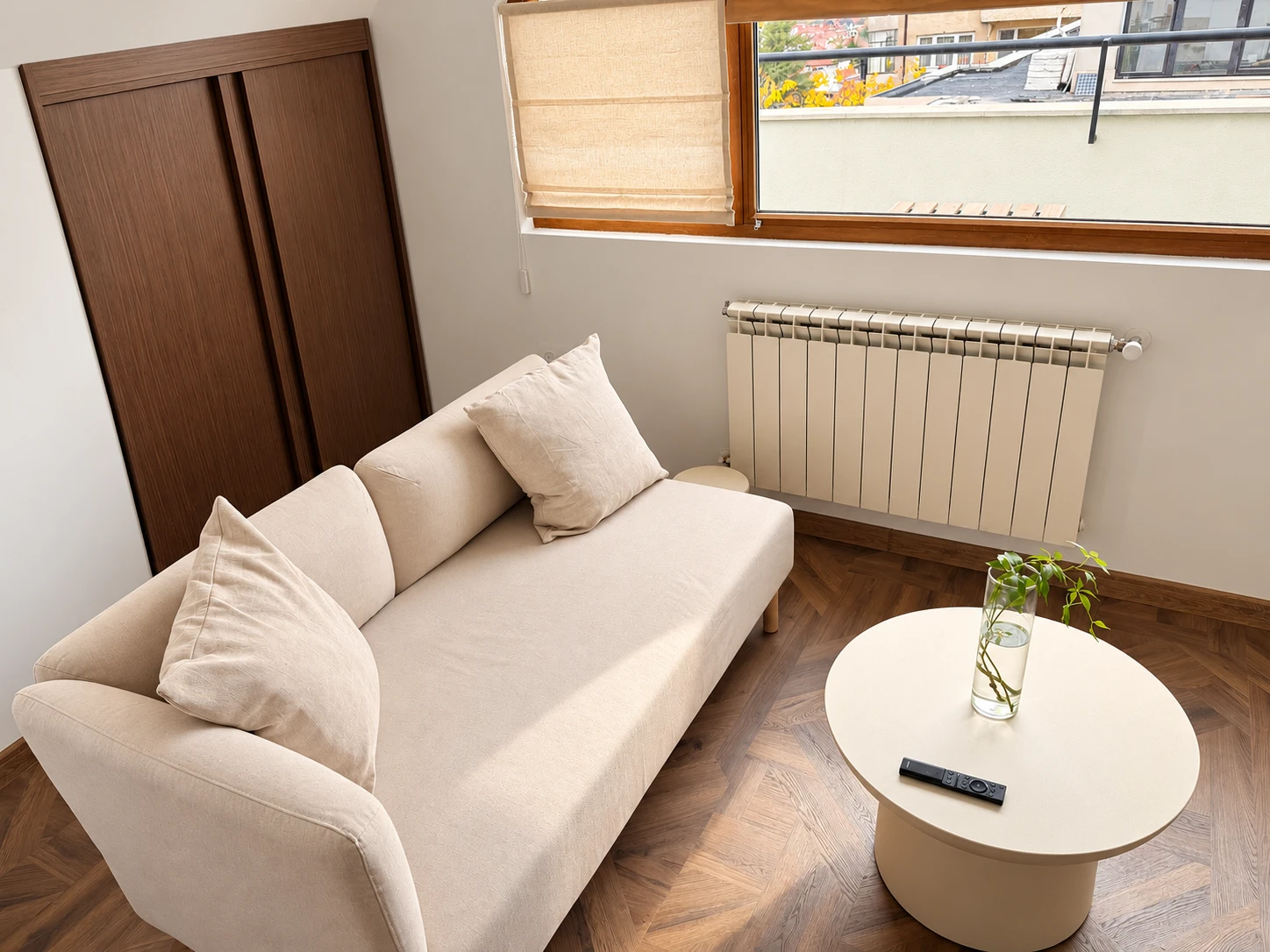 255-bright-beige-sofa-and-coffee-table-9-17917125605795.png