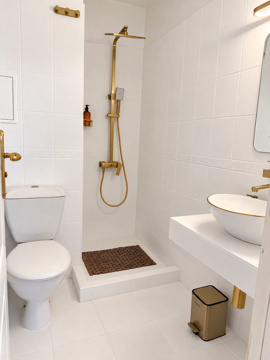 286-bright-polished-rental-bathroom-1-17917125595256.png