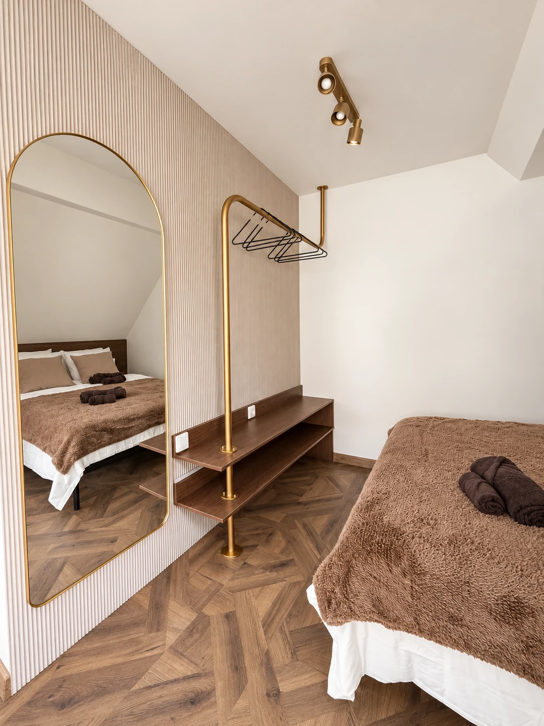 286-luminous-studio-bedroom-with-brass-accents-1-1791712560446.png