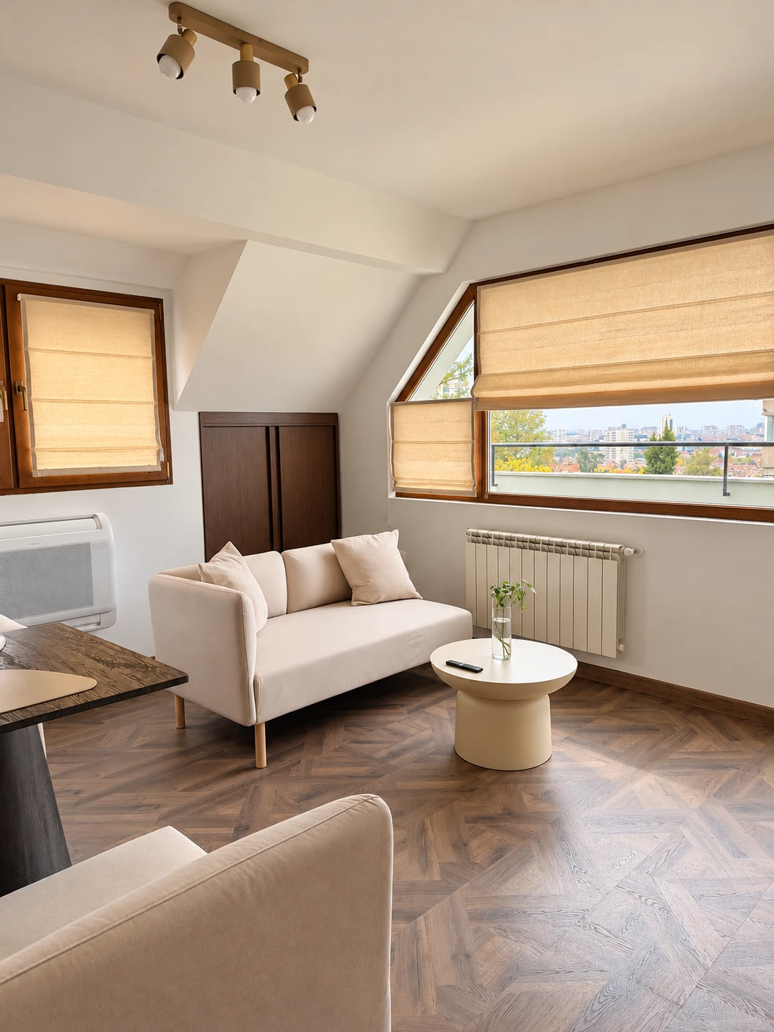 286-warm-studio-corner-with-city-views-5-17917126947461.png
