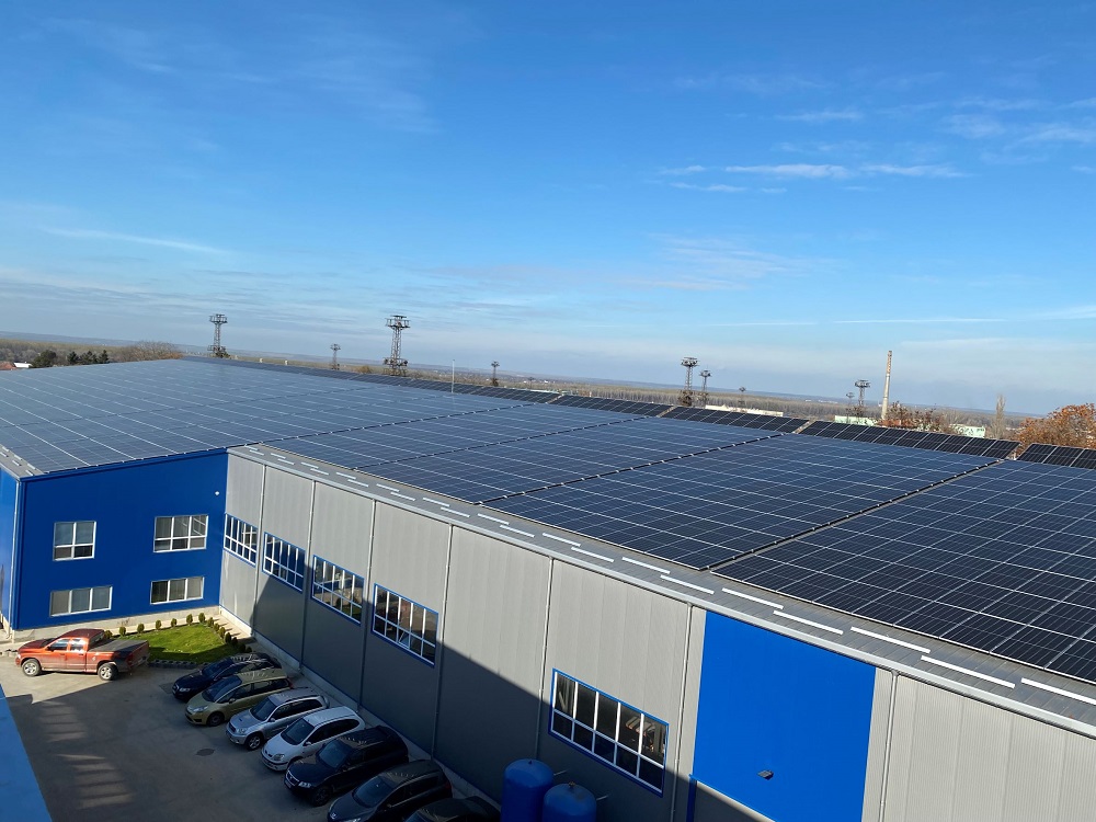 Заводът на "Стийлимпекс" стана зелен с 930 кВт фотоволтаици