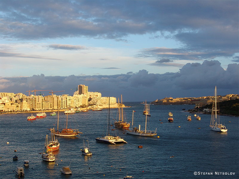 Silema, Malta 403-dsc02786-sunrise-in-the-port-of-vvalletta-32-01-2008.jpg