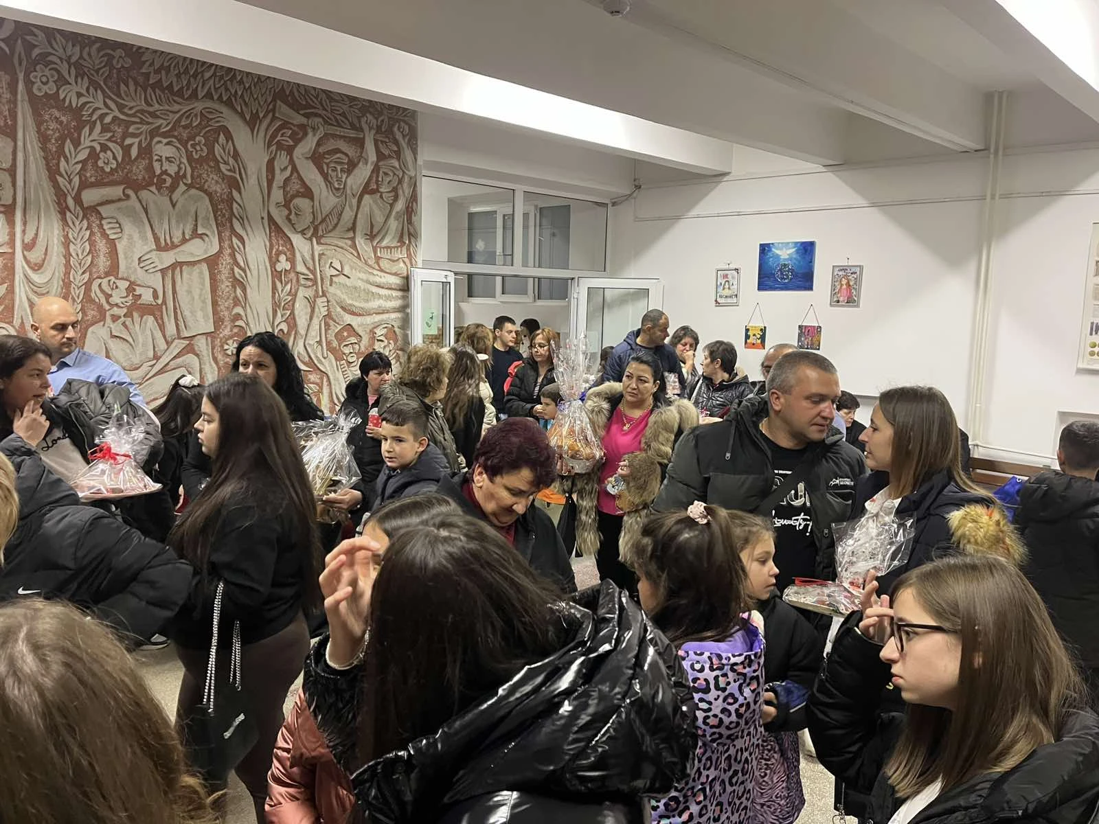 Благотворителен базар „Коледа за всички“