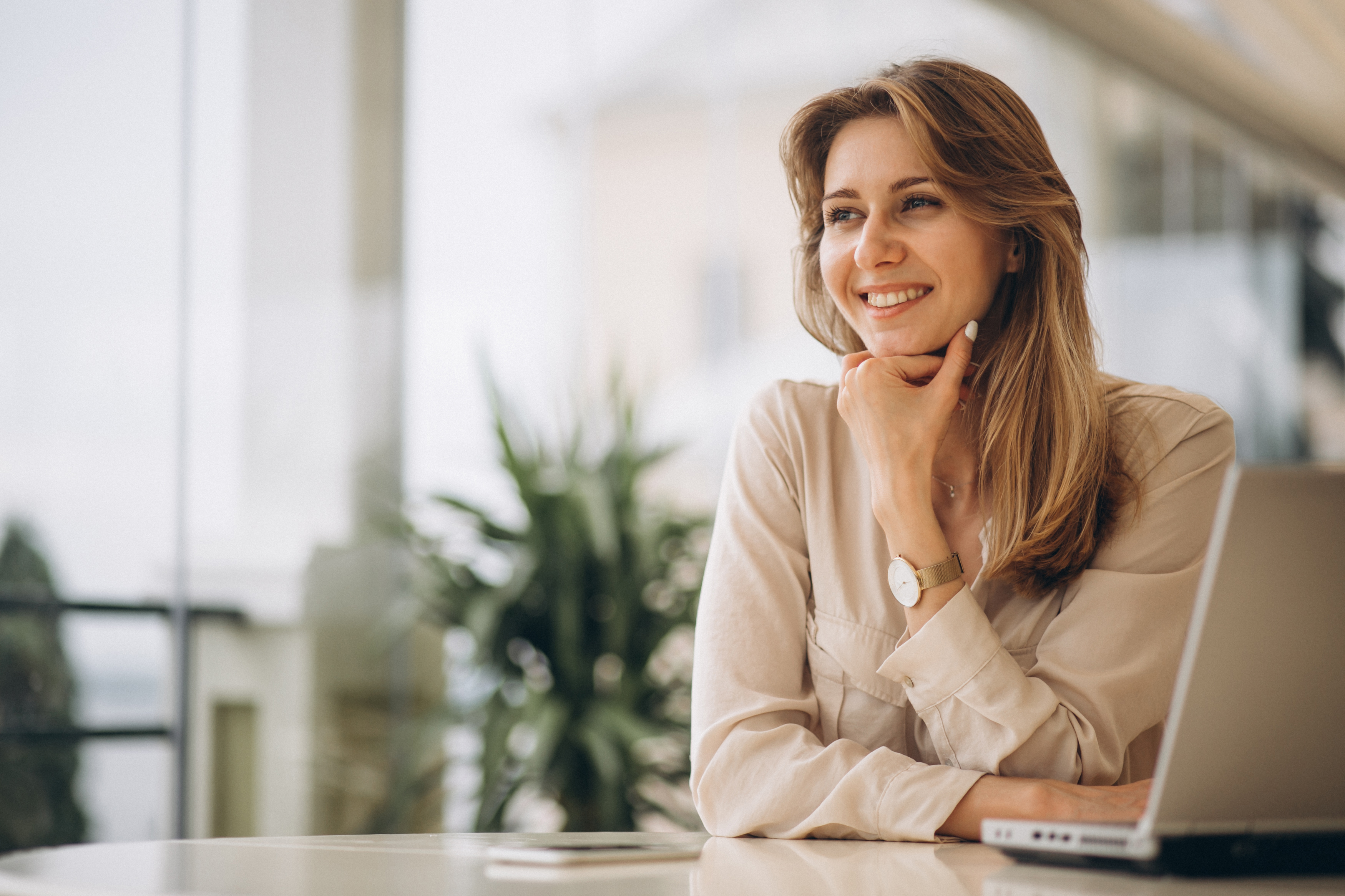 1113-portrait-business-woman-working-laptop.jpg