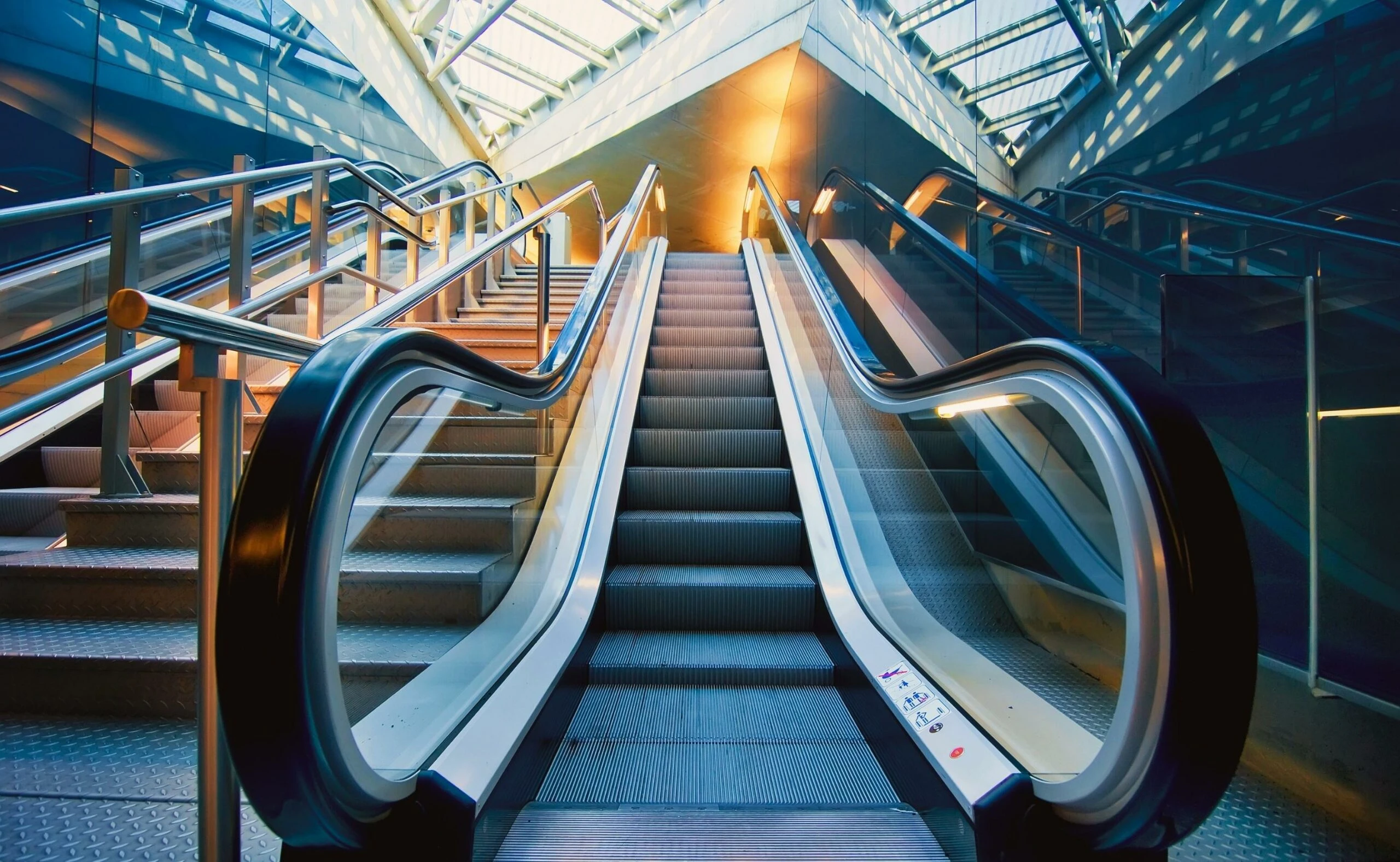 45-escalator-and-elevator-accidents-often-result-in-severe-injuries-scaled-16940950088189.jpg