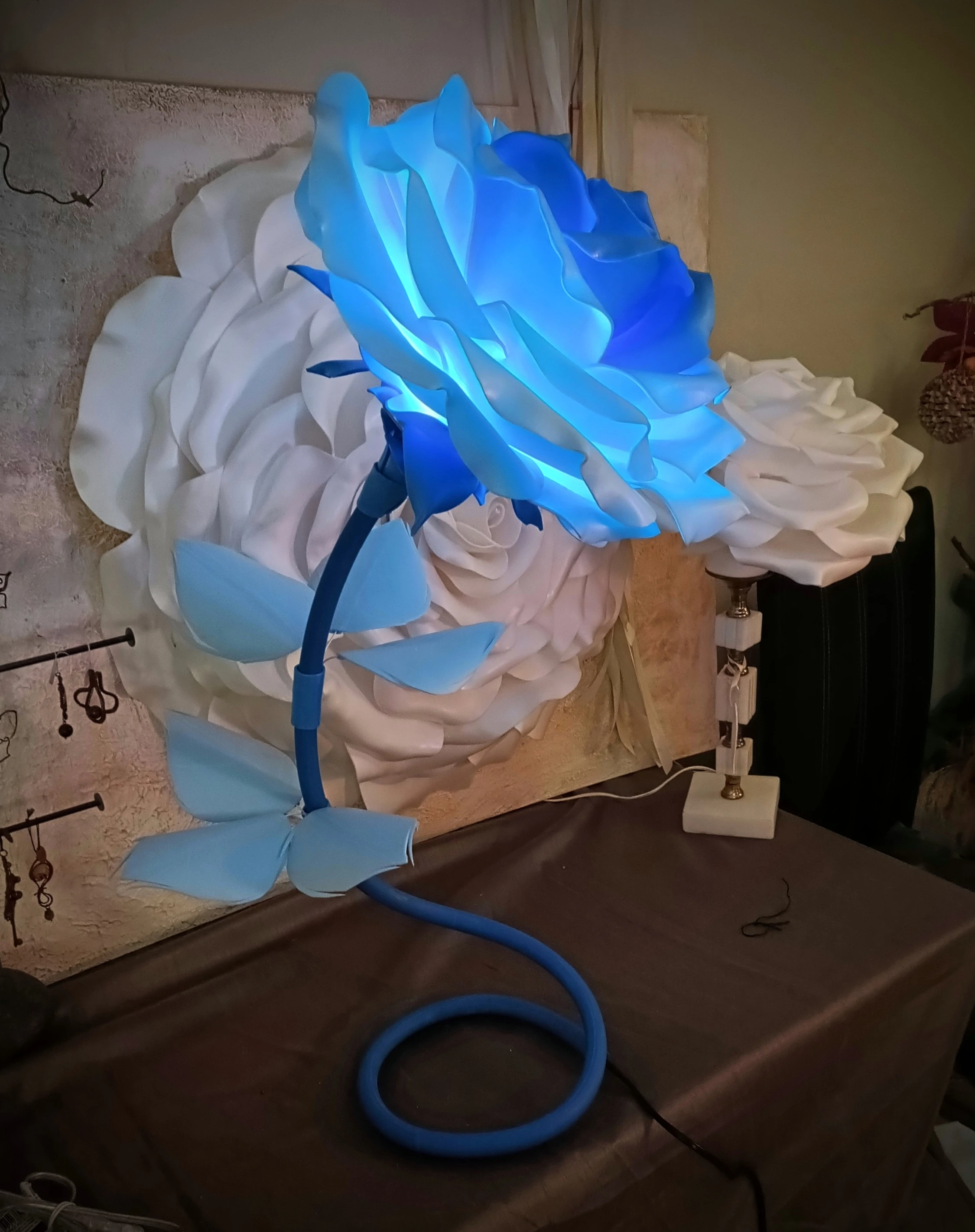 Синя роза, специален повод 217-img20231219185549105hdr2-17056925981173.jpg