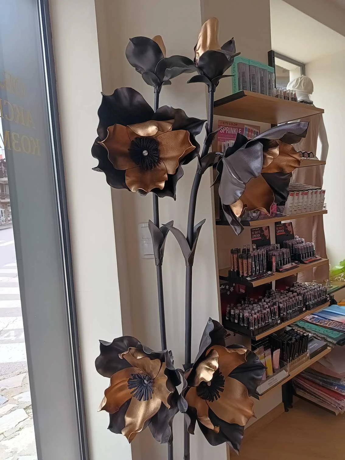 светещи цветя, витрина, магазин DaIla set, гр. Банско светещи цветя, витрина, магазин DaIla set, гр. Банско