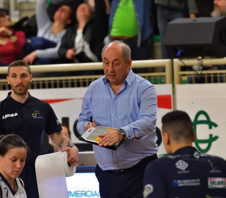 Championing Inclusive Excellence: Josef Jaglowski at the Wheelchair Coaches Clinic in Brasov