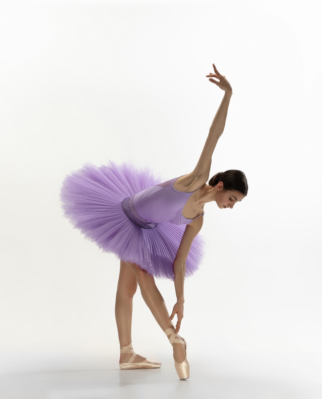 580010321278119-young-graceful-tender-ballerina-white-wall.jpg