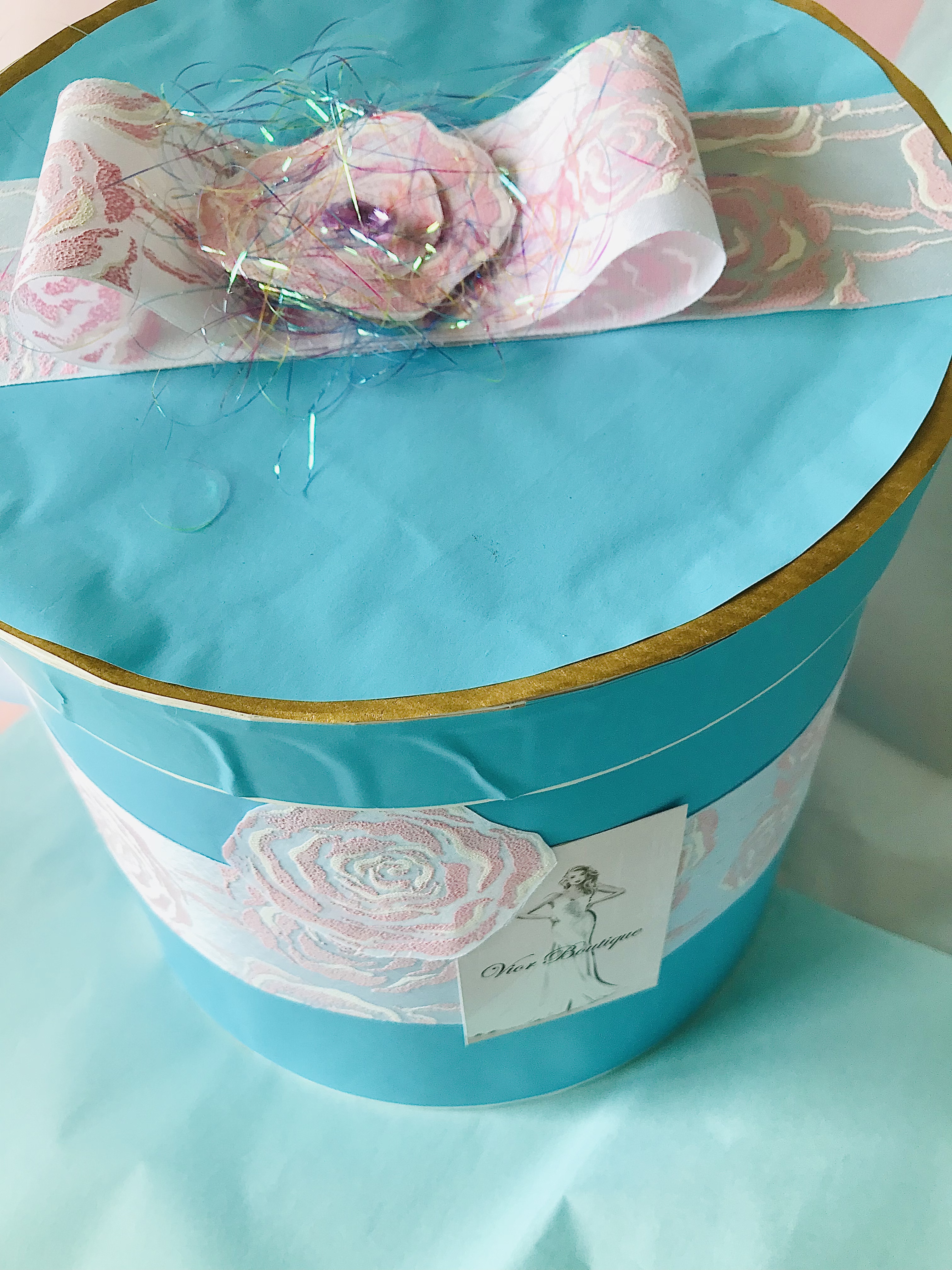 r120-giftboxbluepink4.jpeg