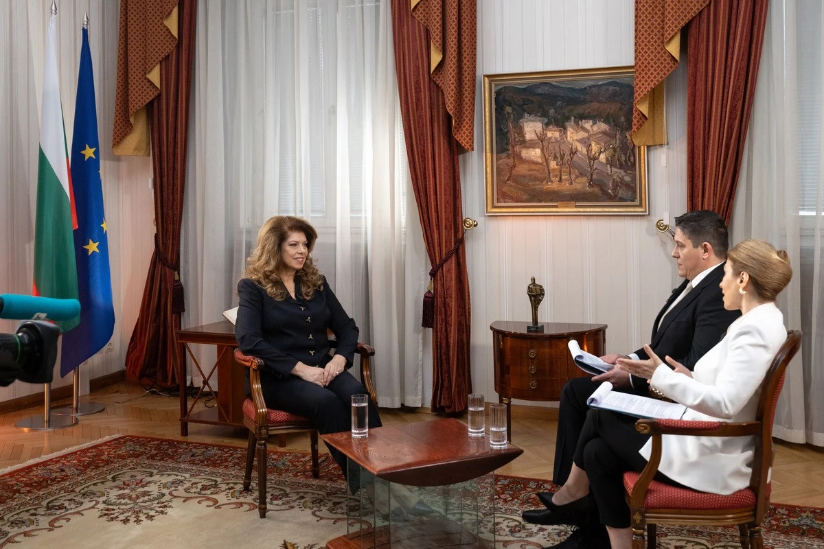 Държавният глава: Служебният кабинет е резултат от конституционните промени, които оставиха президента само да парафира избора му