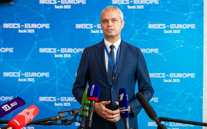 Започна ли обратното броене за Европа? Съдейки по учебниците по география в моята страна България - да.