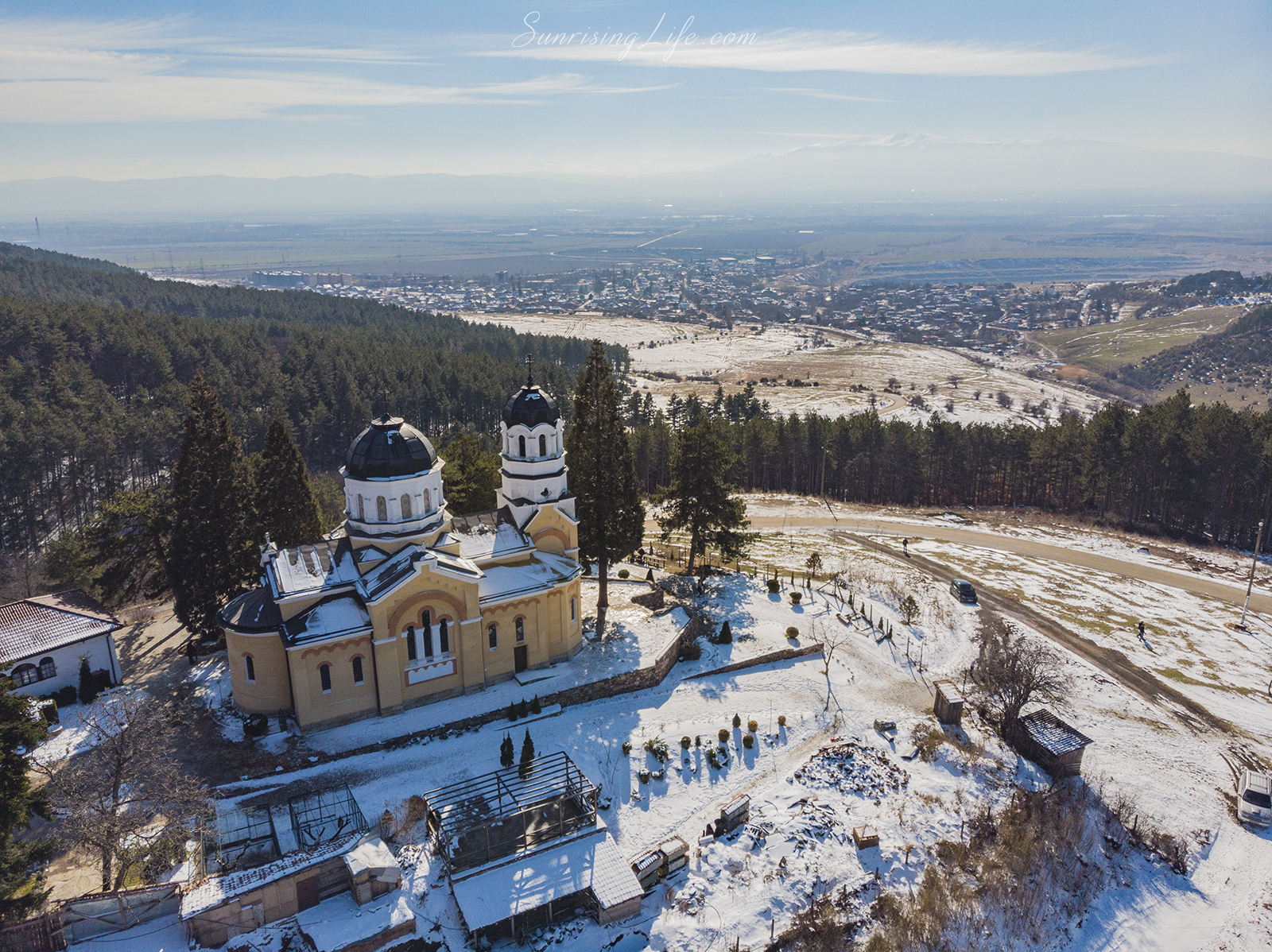 809-baner-kremikovski-manastir3.jpg