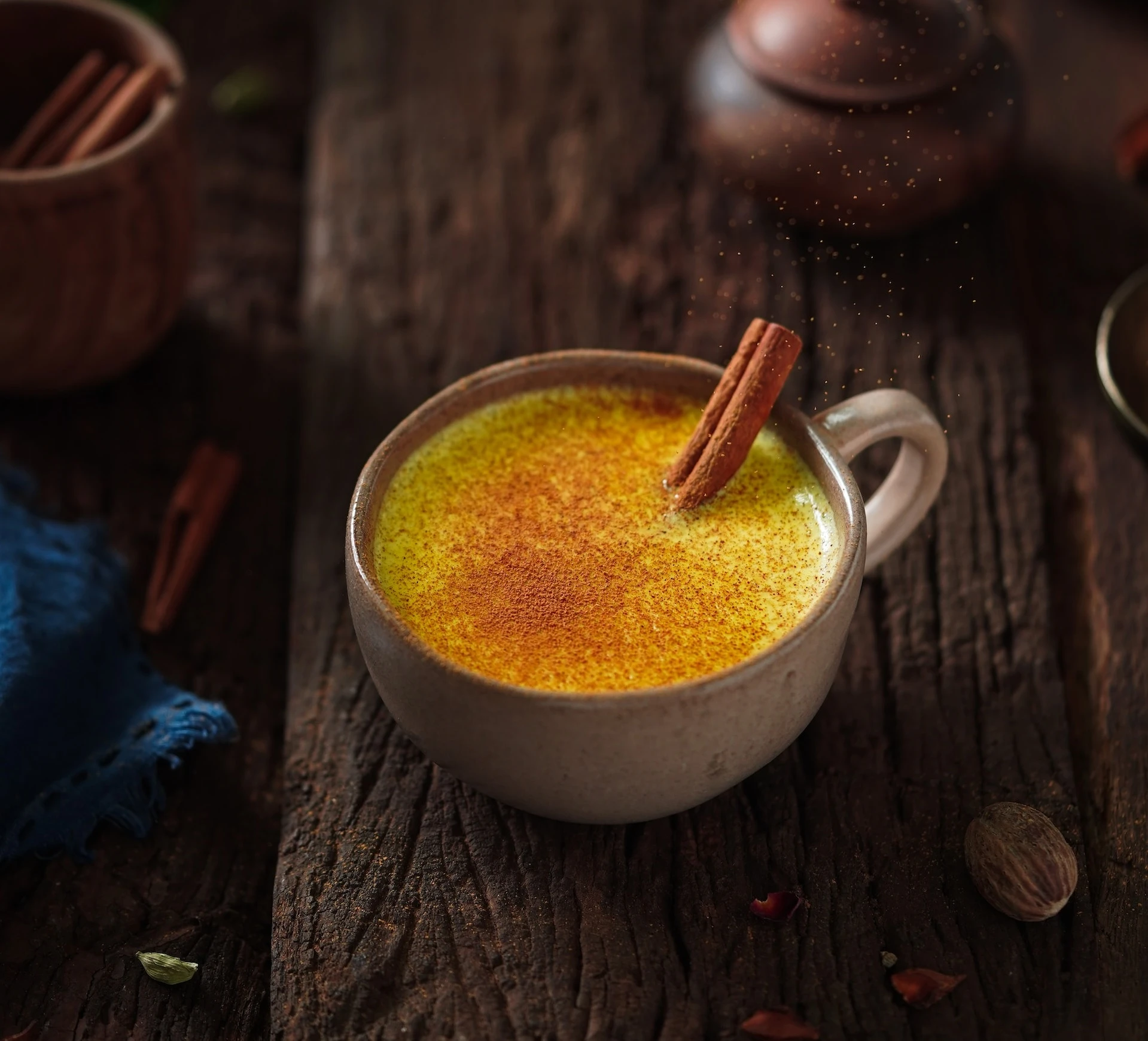 „Златното хапче за сън“ или какви са ползите на златното мляко